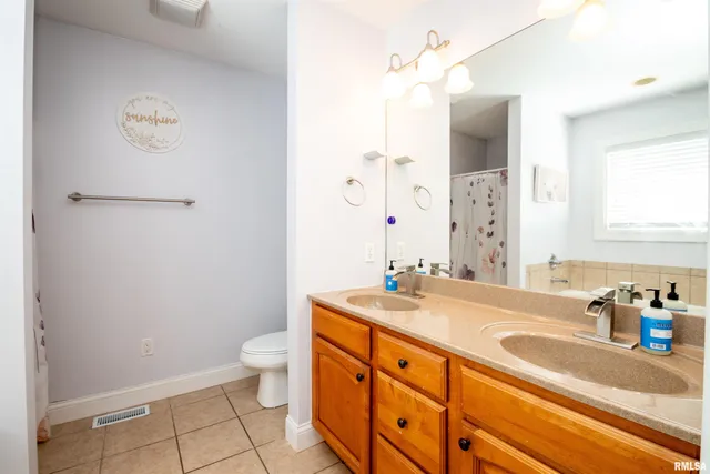 $485,000 | 610 Westminster Drive, Washington, IL 61571