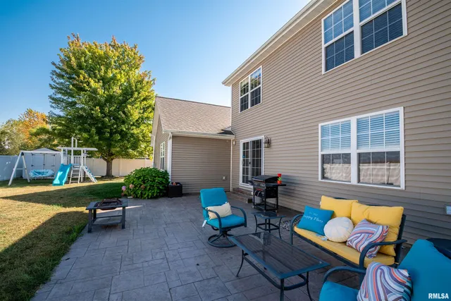 $485,000 | 610 Westminster Drive, Washington, IL 61571