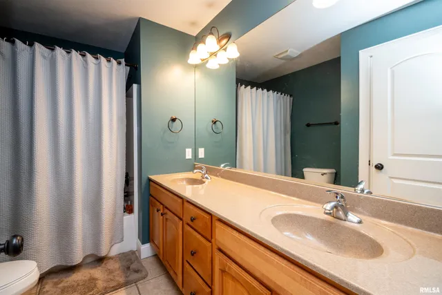 $485,000 | 610 Westminster Drive, Washington, IL 61571