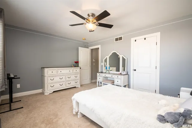 $485,000 | 610 Westminster Drive, Washington, IL 61571