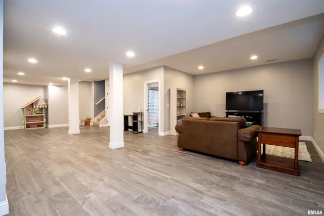 $485,000 | 610 Westminster Drive, Washington, IL 61571