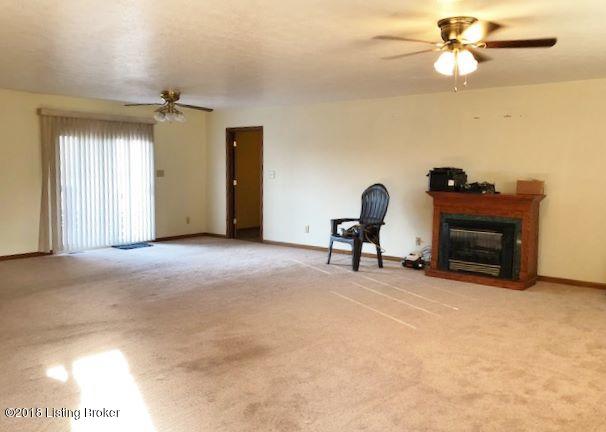 123 Windy Ridge Road Bedford, KY 40006 - Photo 7 of 17 Living room/Dining Area
