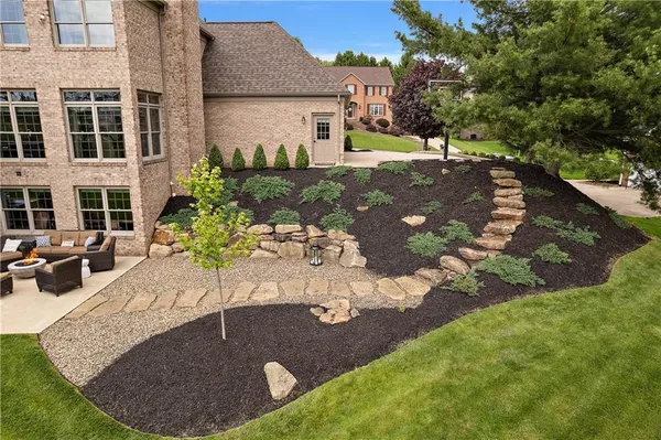 $1,250,000 | 212 Chesapeake Drive, Gibsonia, PA 15044