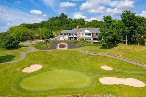 $1,250,000 | 212 Chesapeake Drive, Gibsonia, PA 15044