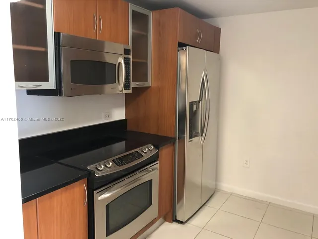 $455,000 | 2775 Northeast 187th Street, Unit 527, Aventura, FL 33180