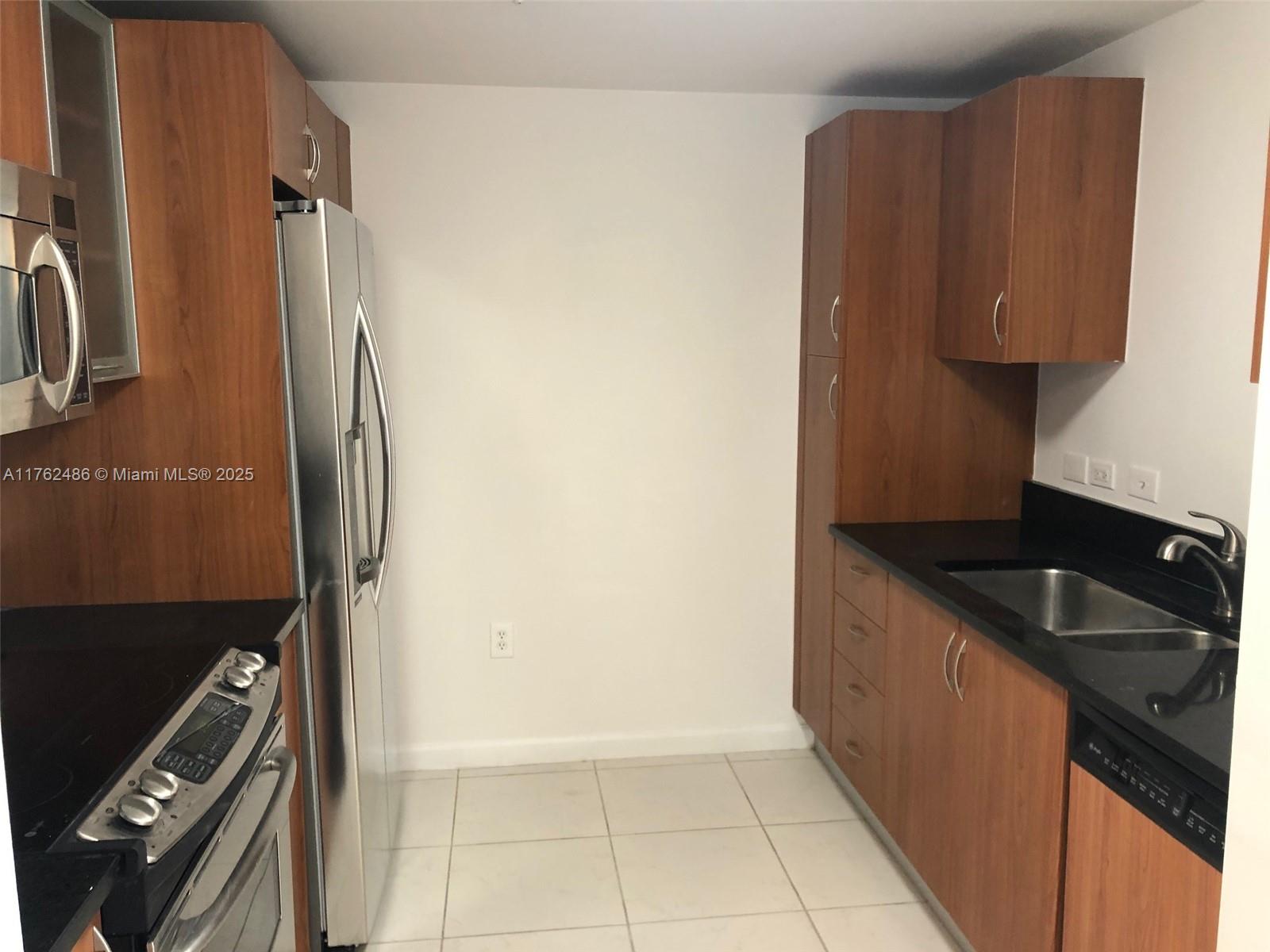 2775 Northeast 187th Street, Unit 527 Aventura, FL 33180 - Photo 2 of 18