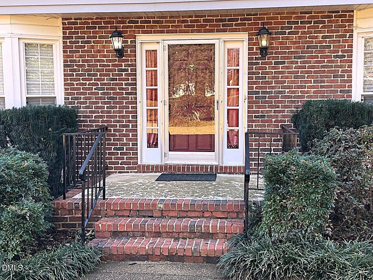 3401 Malibu Drive Raleigh, NC 27607 - Photo 6 of 8 3401 Malibu front door