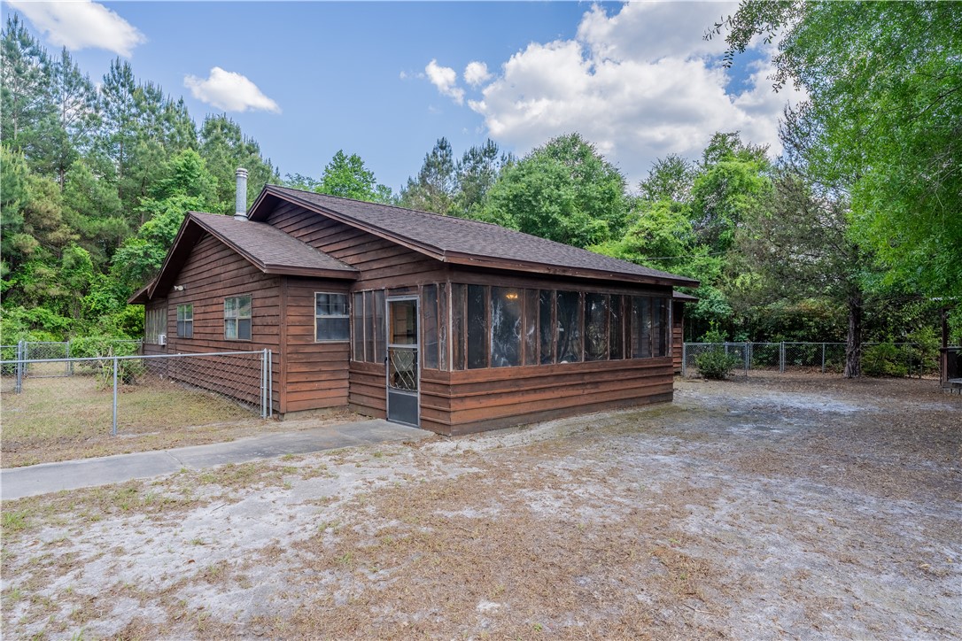 43 Dixie Lane Waycross, GA 31503 - Photo 4 of 27