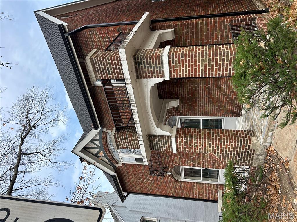 440 South Hanley Road, Unit 2 Clayton, MO 63105 - Photo 4 of 29