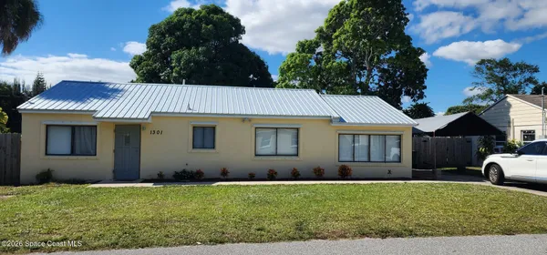 front view of house with a yard