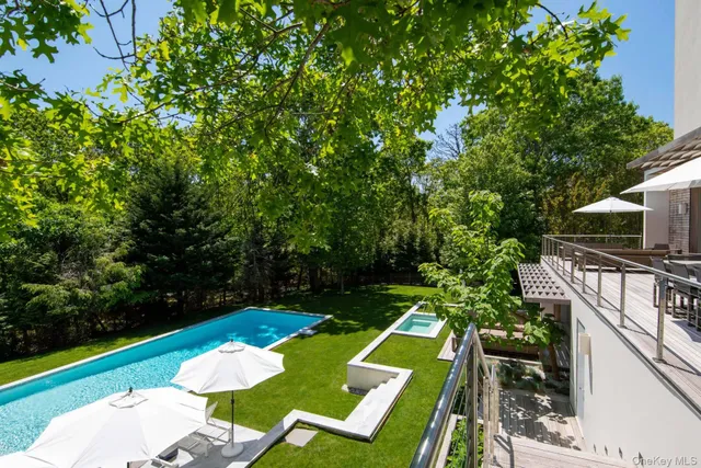 a view of yard with seating area