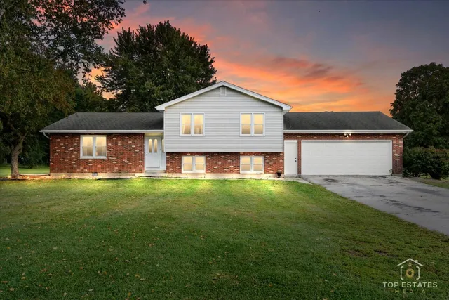 $439,900 | 48W201 Keslinger Road, Maple Park, IL 60151