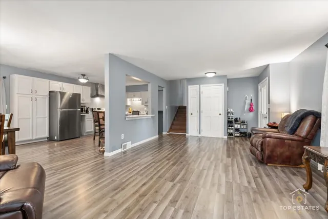 $439,900 | 48W201 Keslinger Road, Maple Park, IL 60151