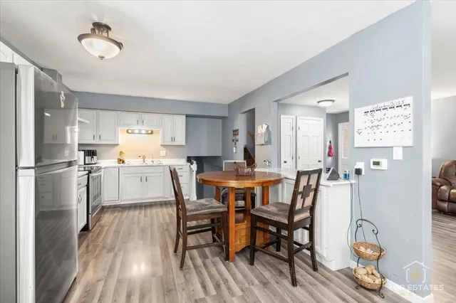 $439,900 | 48W201 Keslinger Road, Maple Park, IL 60151