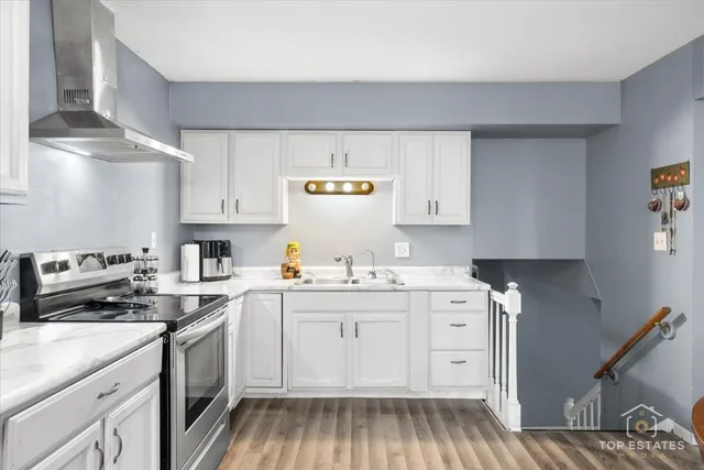 $439,900 | 48W201 Keslinger Road, Maple Park, IL 60151