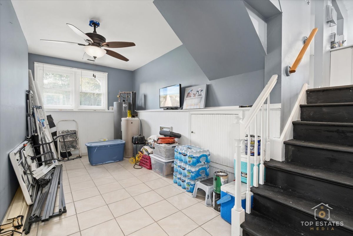 48W201 Keslinger Road Maple Park, IL 60151 - Photo 27 of 48 a living room with furniture