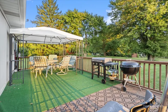 $439,900 | 48W201 Keslinger Road, Maple Park, IL 60151