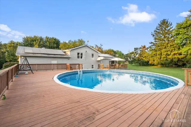 $439,900 | 48W201 Keslinger Road, Maple Park, IL 60151