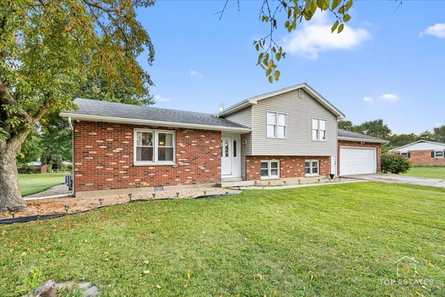 $439,900 | 48W201 Keslinger Road, Maple Park, IL 60151