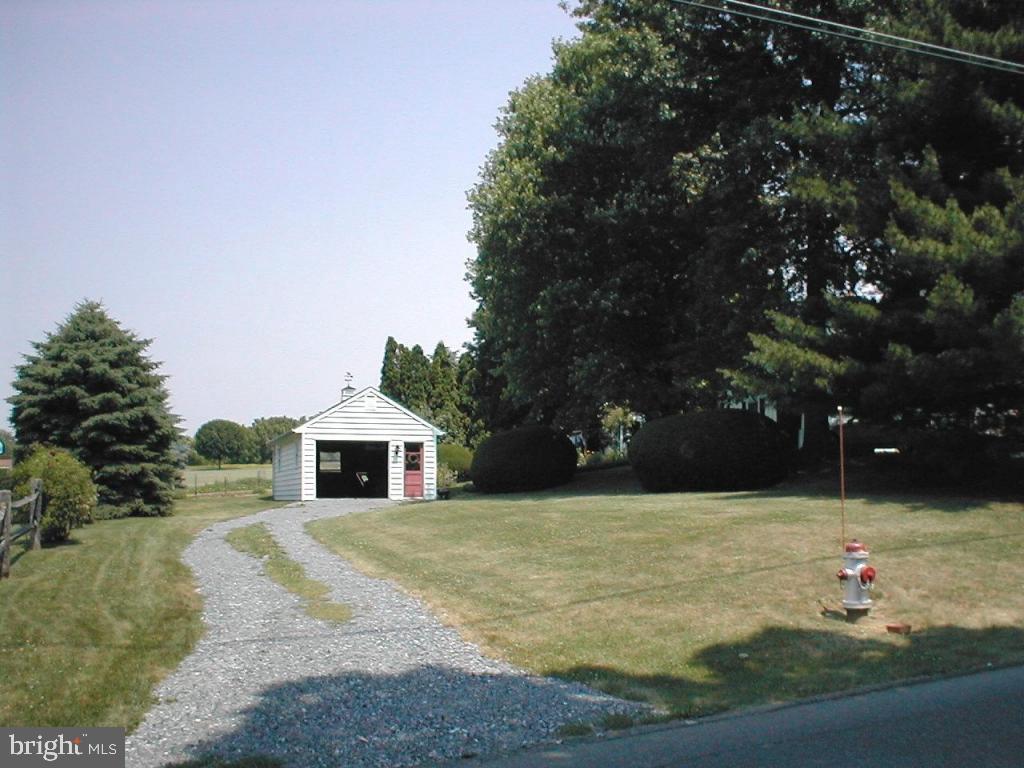 720 Orchard Road Lititz, PA 17543 - Photo 3 of 12
