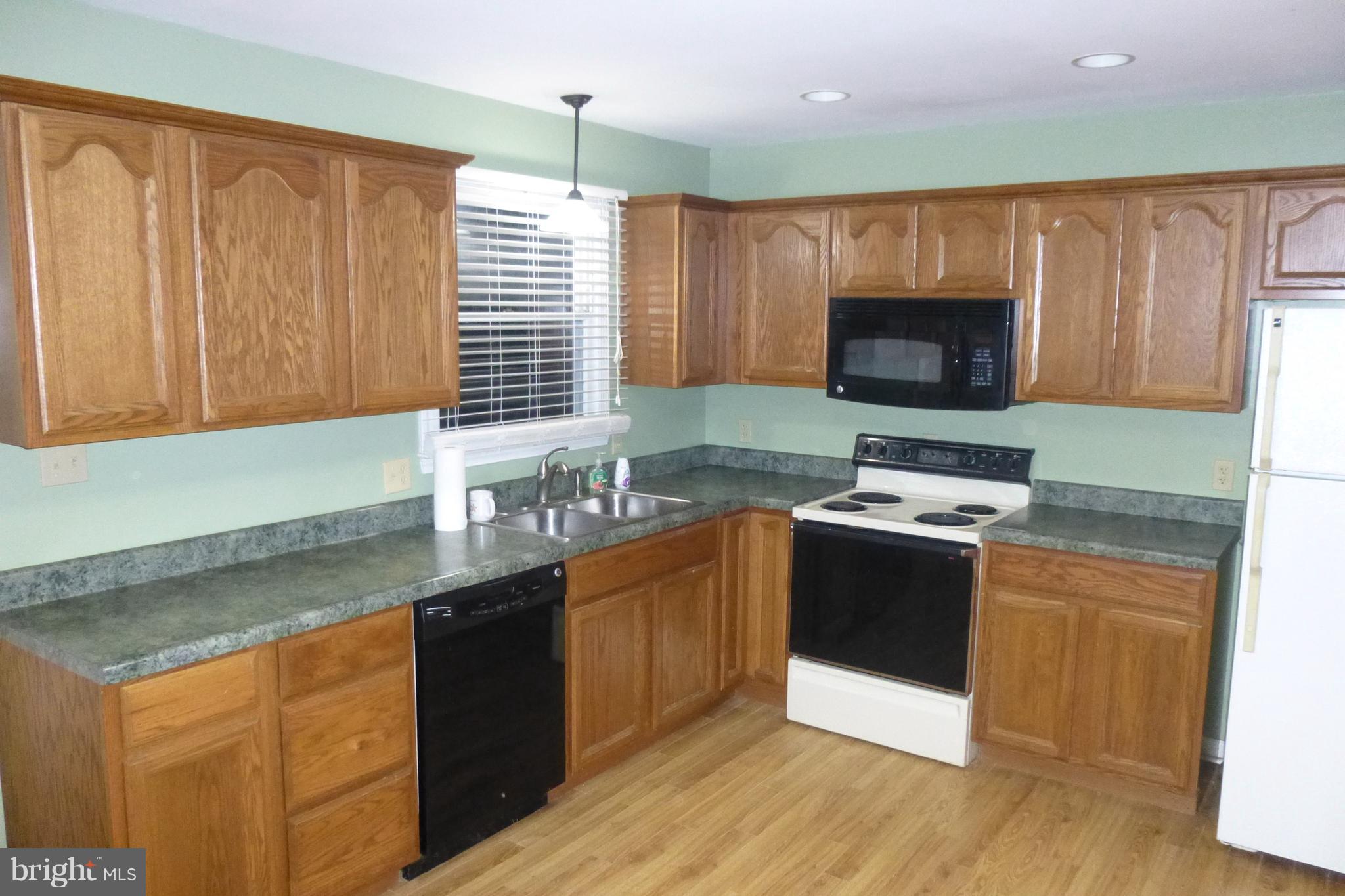 164 School Bus Road Louisa, VA 23093 - Photo 5 of 10 KITCHEN