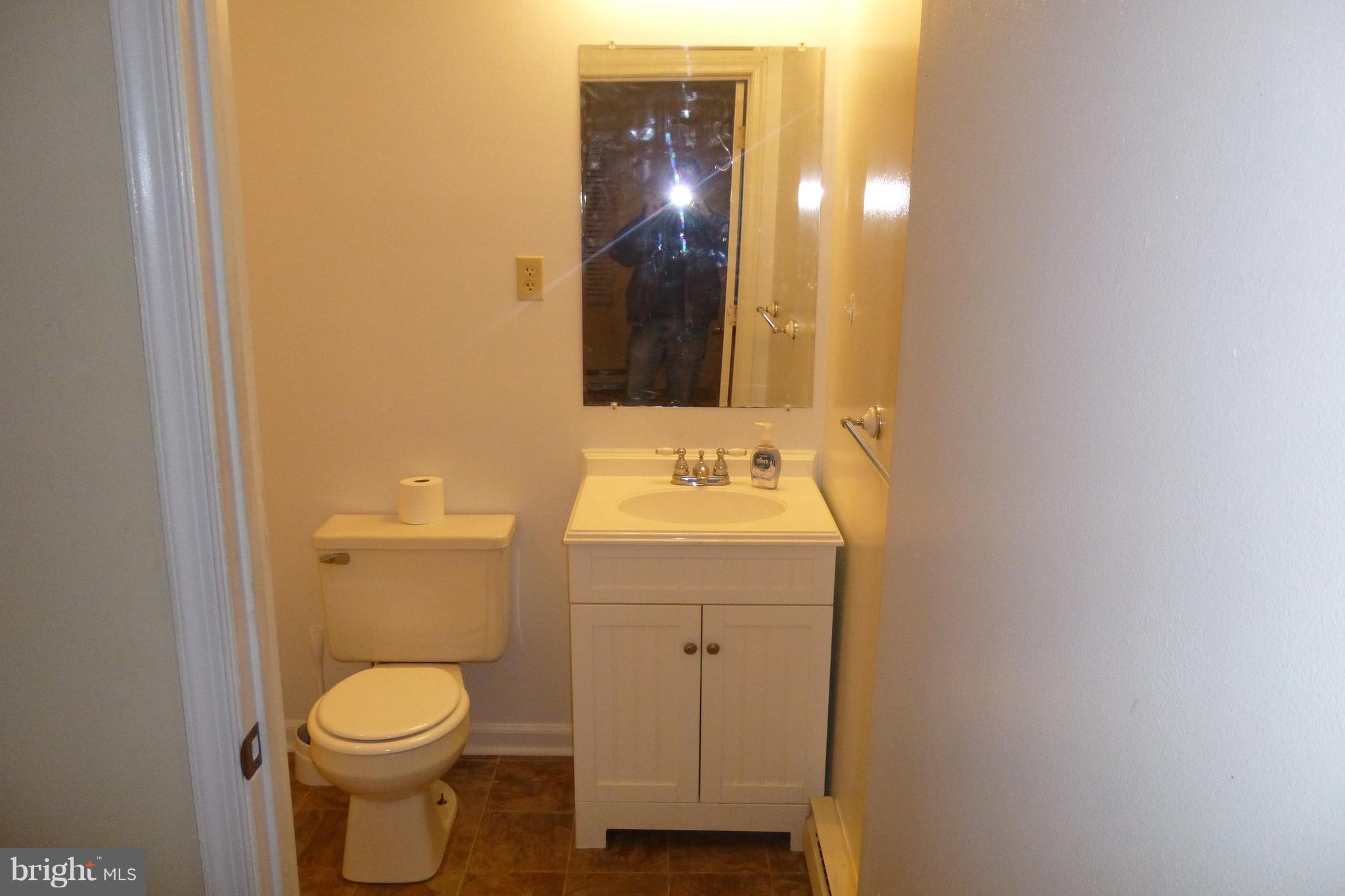 164 School Bus Road Louisa, VA 23093 - Photo 7 of 10 MASTER BATH