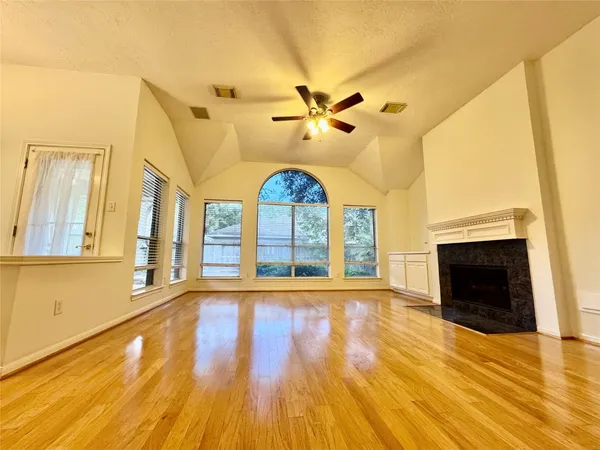 $2,200 | 1215 Wood Haven Court, Sugar Land, TX 77479