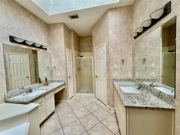 $2,200 | 1215 Wood Haven Court, Sugar Land, TX 77479