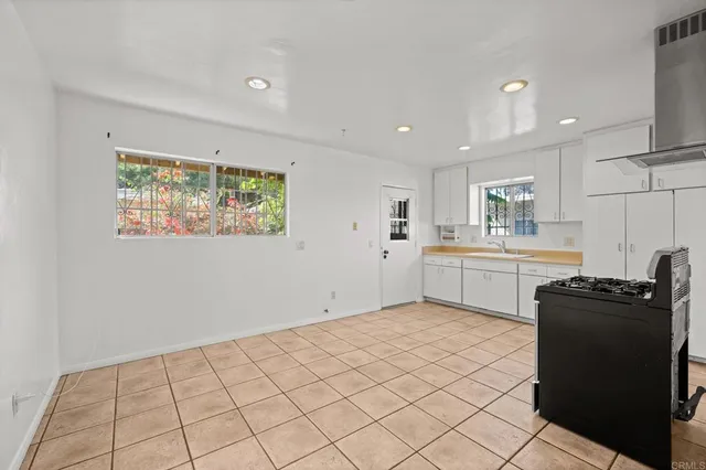 $1,100,000 | 3813-15 Birch Street, San Diego, CA 92113
