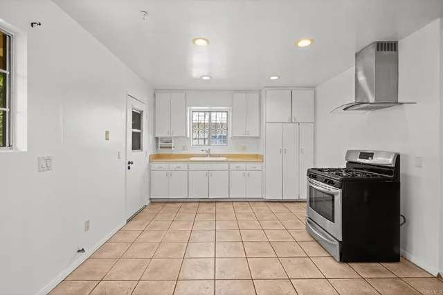 $1,100,000 | 3813-15 Birch Street, San Diego, CA 92113