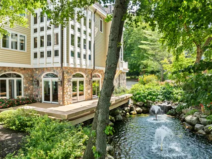 $10,995,000 | W2908 Walcowis Drive, Linn, WI 53147