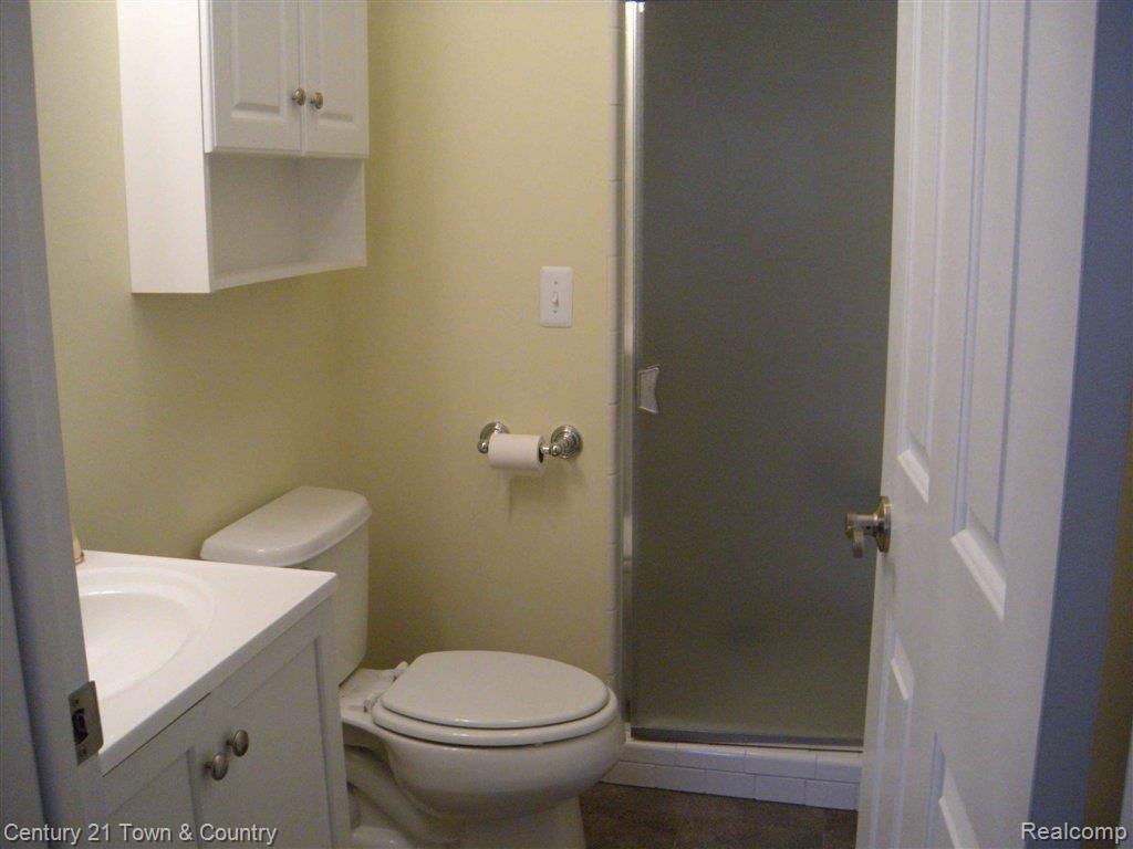 1174 East Fairview Lane Rochester, MI 48306 - Photo 15 of 21 DSCN5093a.JPG
