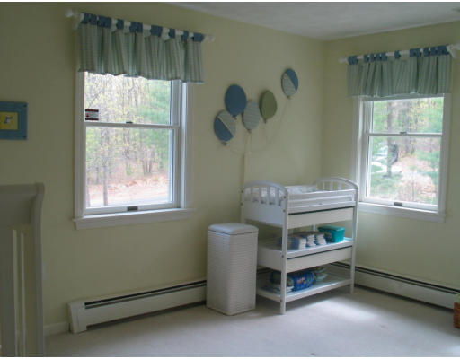 600 Boston Road Groton, MA 01450 - Photo 11 of 13 a room with a table and a window