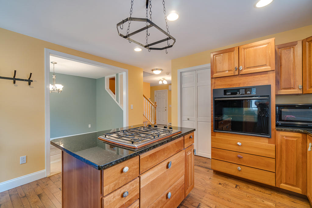 546 Ocean Point Road East Boothbay, ME 04544 - Photo 12 of 48 546 Ocean Pt. Rd. East Boothbay, ME_(8)_