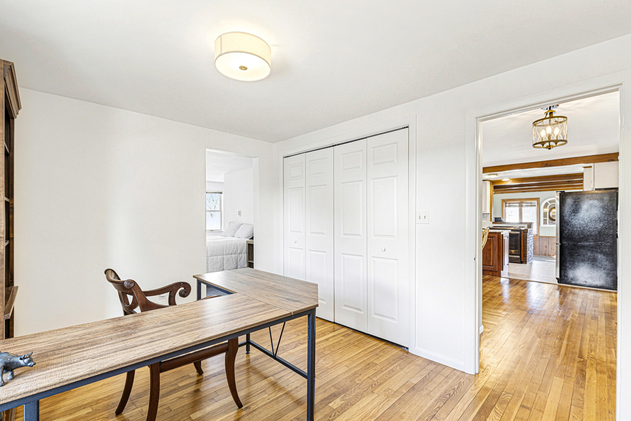 3 Willow Lane Cumberland, ME 04021 - Photo 16 of 58 First floor walkthrough room