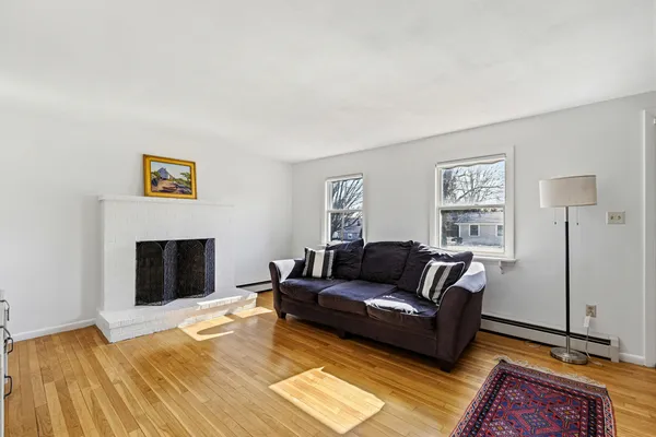 $610,000 | 3 Willow Lane, Cumberland, ME 04021