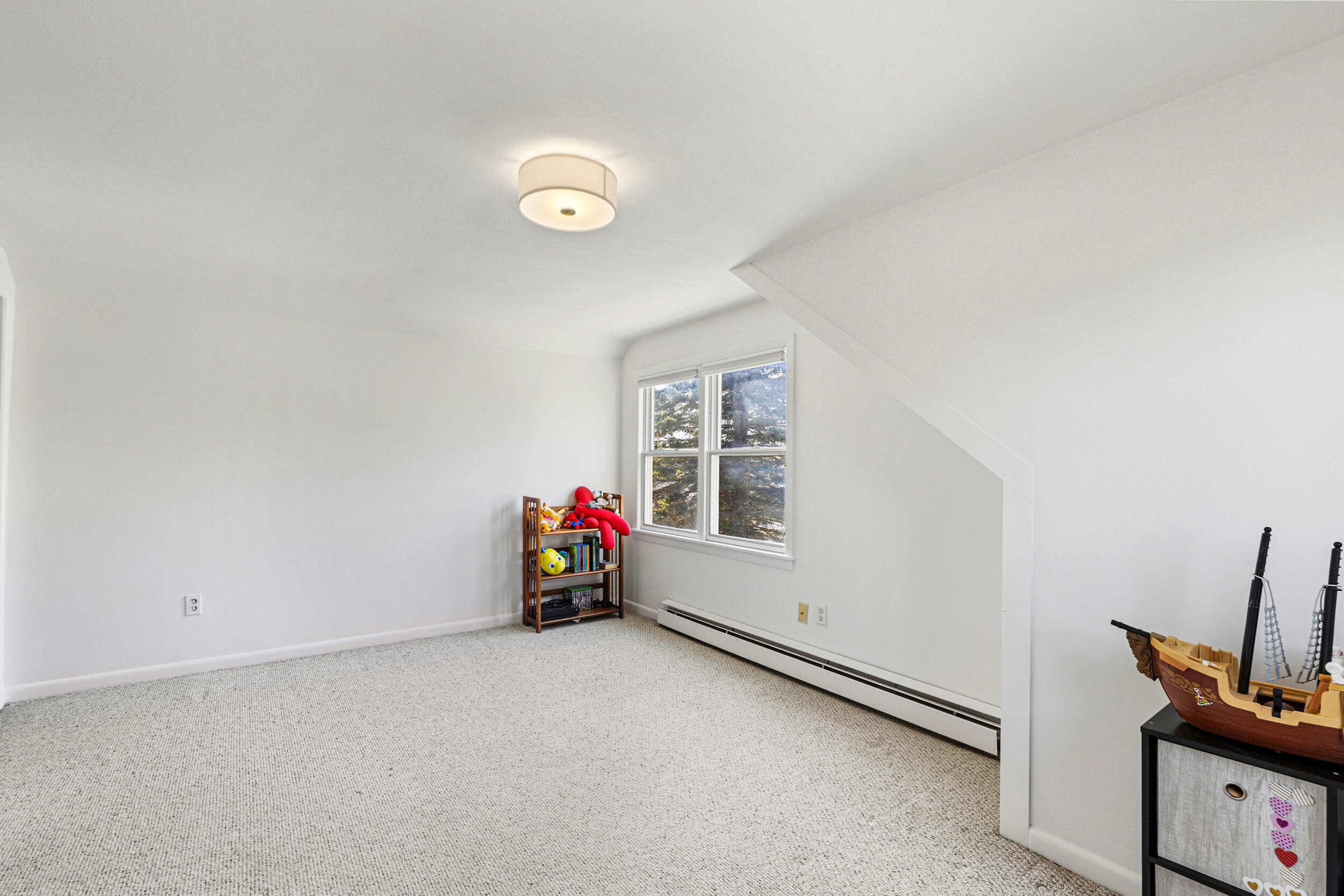 3 Willow Lane Cumberland, ME 04021 - Photo 25 of 58 Second floor bedroom to left.