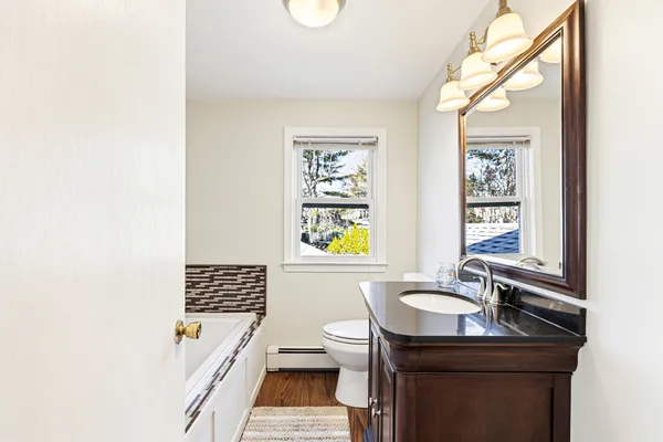 $610,000 | 3 Willow Lane, Cumberland, ME 04021