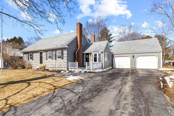 $610,000 | 3 Willow Lane, Cumberland, ME 04021
