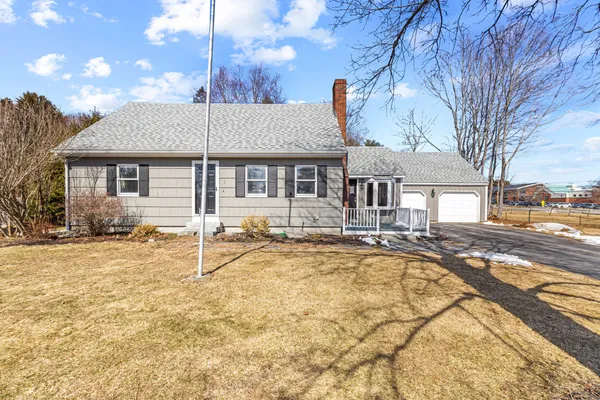 $610,000 | 3 Willow Lane, Cumberland, ME 04021