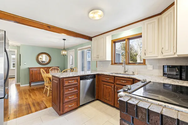 $610,000 | 3 Willow Lane, Cumberland, ME 04021
