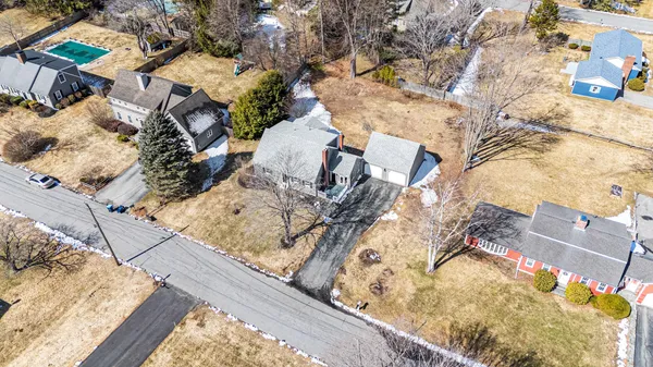 $610,000 | 3 Willow Lane, Cumberland, ME 04021