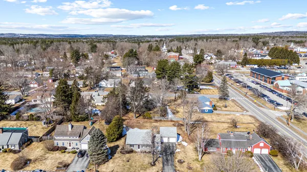 $610,000 | 3 Willow Lane, Cumberland, ME 04021