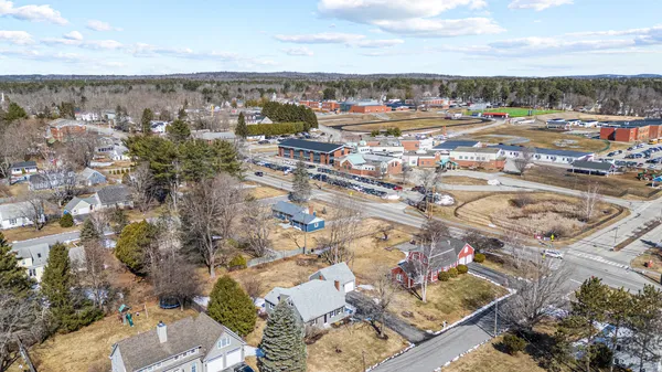 $610,000 | 3 Willow Lane, Cumberland, ME 04021