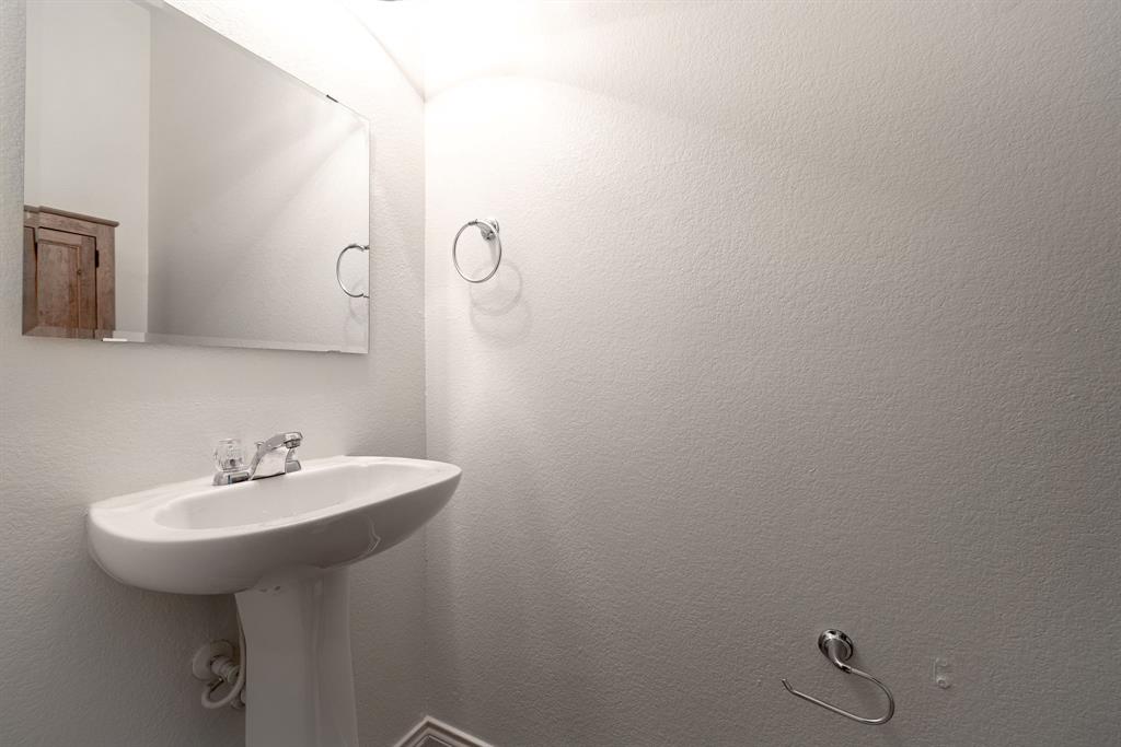 14525 Harris Ridge Boulevard, Unit B Pflugerville, TX 78660 - Photo 17 of 26