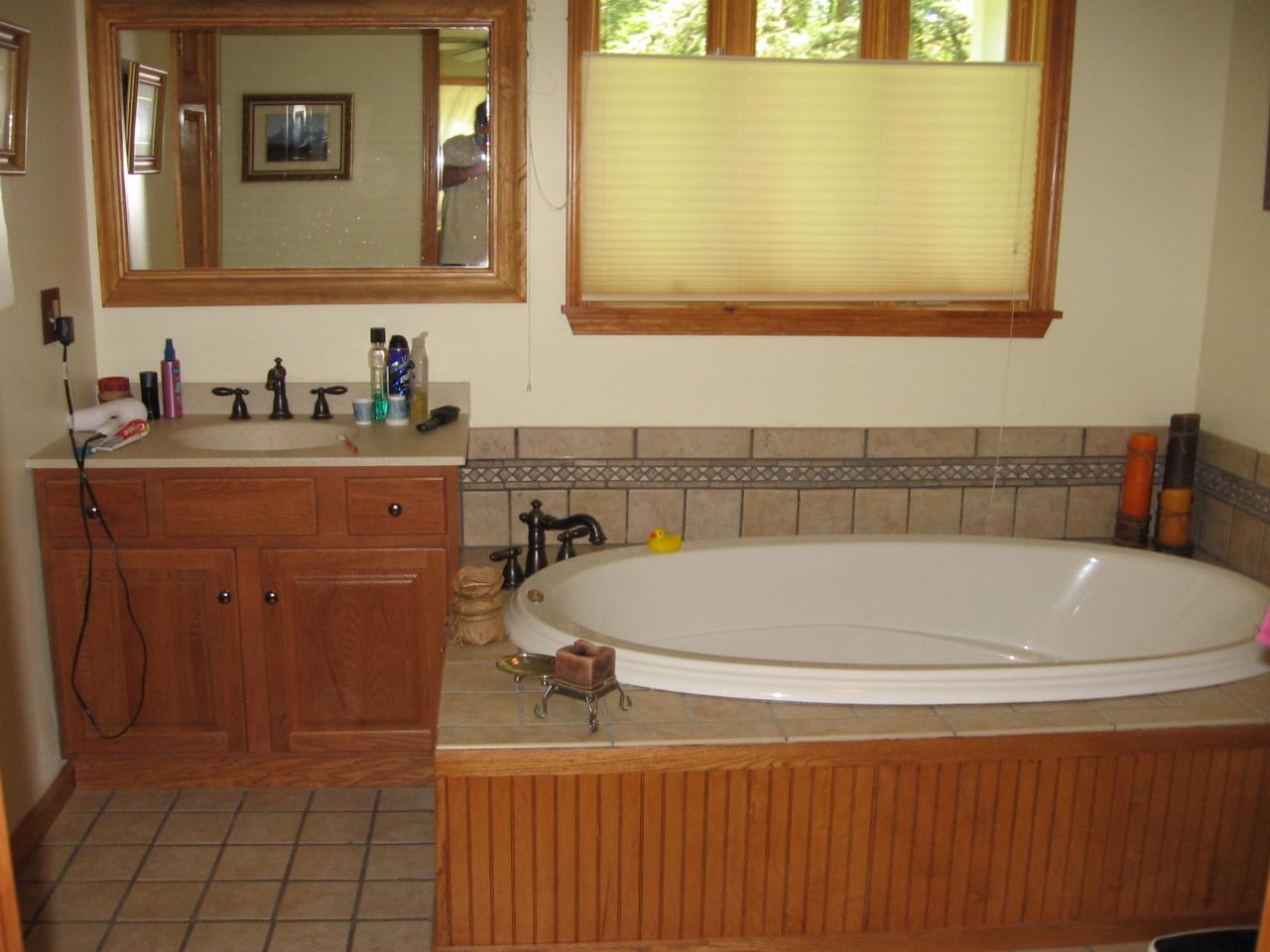 11 Elk Road Sandisfield, MA 01255 - Photo 3 of 14 a bathroom with a bathtub