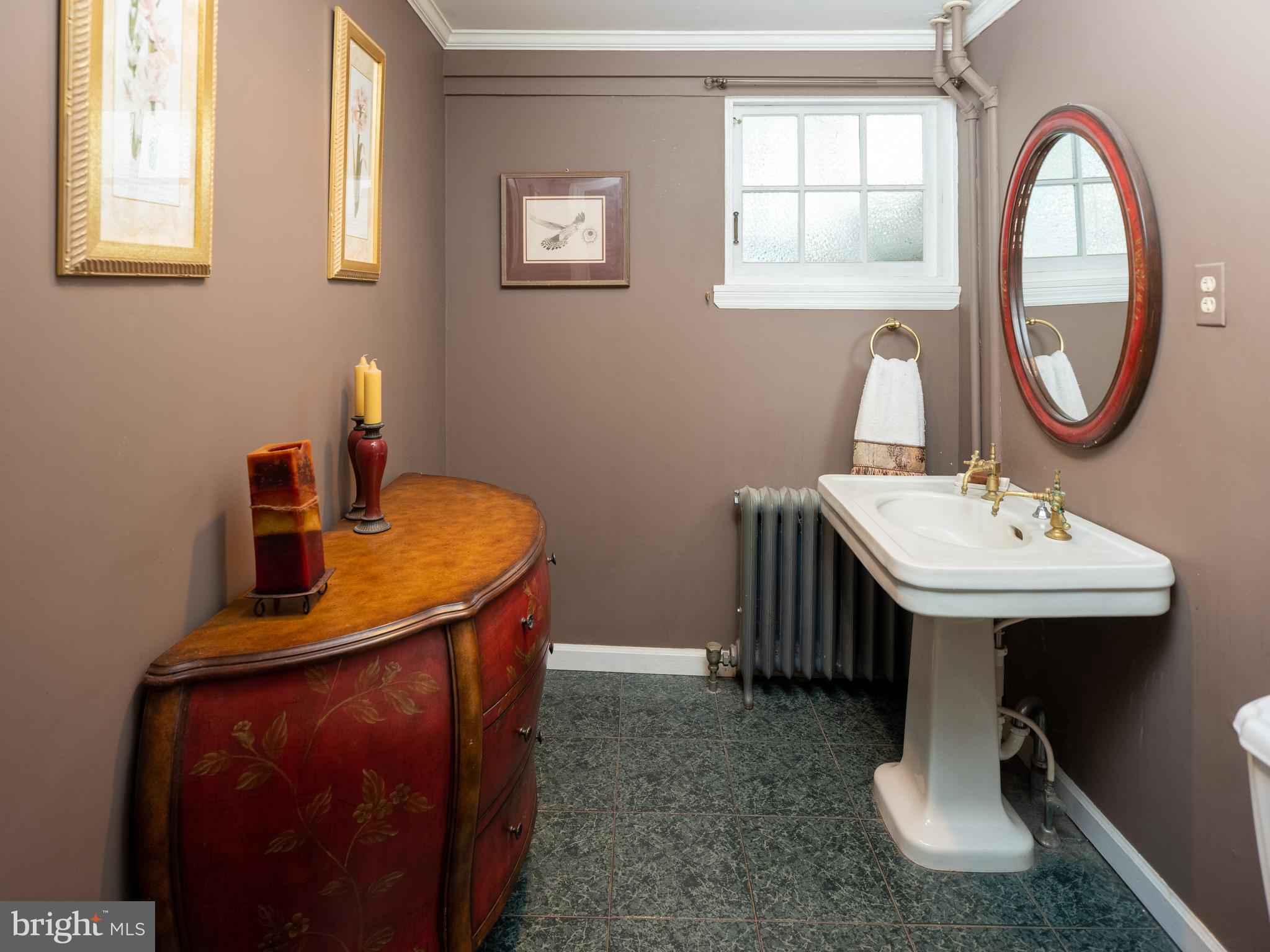 2606 North Sugan Road New Hope, PA 18938 - Photo 21 of 47 1st Floor Powder Room