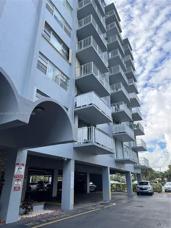$1,450 | 1470 Northeast 125th Terrace, Unit 205, North Miami, FL 33161