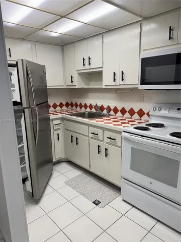 $1,550 | 1470 Northeast 125th Terrace, Unit 205, North Miami, FL 33161