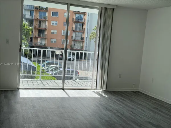 $1,450 | 1470 Northeast 125th Terrace, Unit 205, North Miami, FL 33161